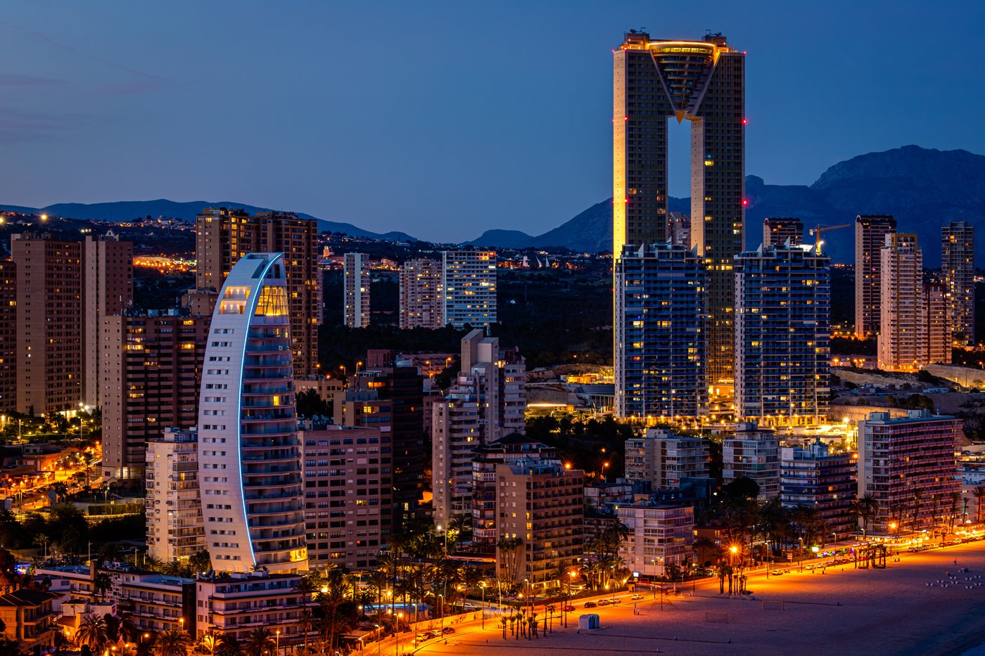 La Cala de Benidorm de Noche