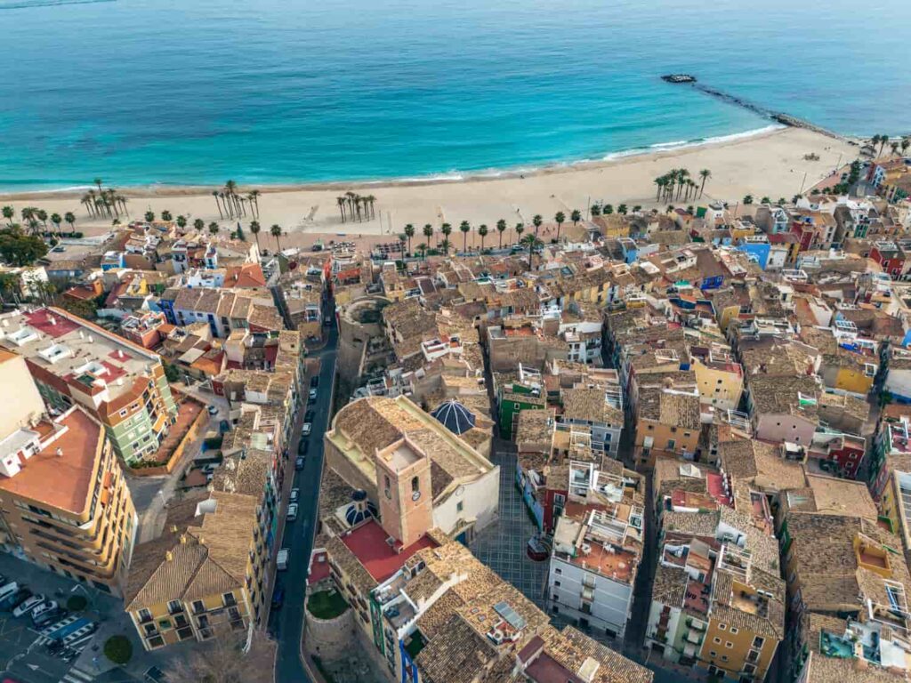 Villajoyosa desde arriba pueblo y playa